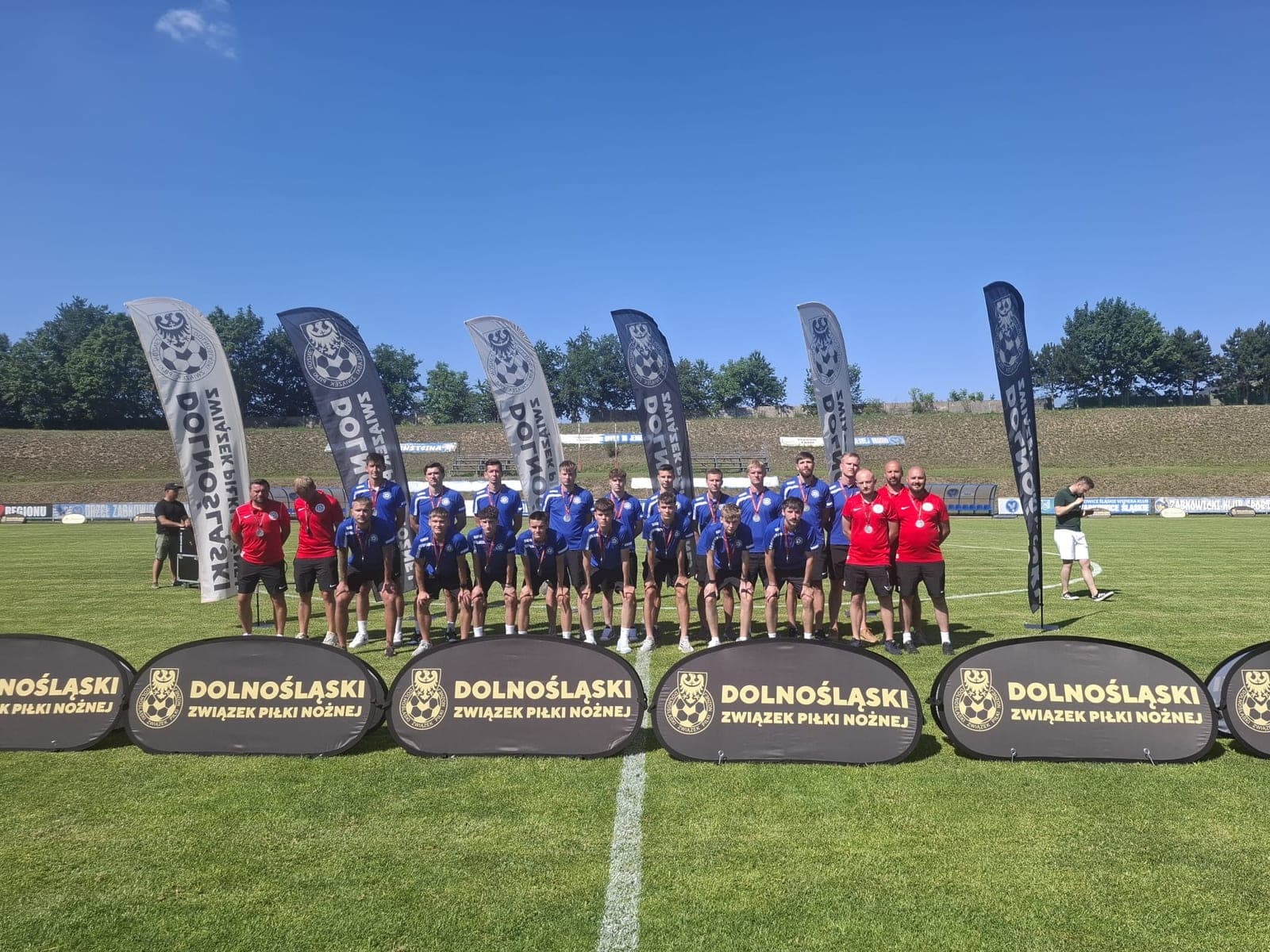 Kadra Podkarpacia w piłce nożnej (UEFA Regions' Cup) — sztab z fizjoterapeutą Mateuszem Kwaśnym